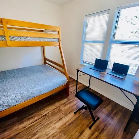 Two Fully Equipped Apartments And A Studio 5 Miles From The Beach St. Petersburg Exterior photo