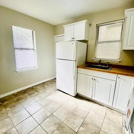 Two Fully Equipped Apartments And A Studio 5 Miles From The Beach St. Petersburg Exterior photo