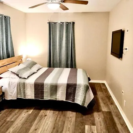 Two Fully Equipped Apartments And A Studio 5 Miles From The Beach St. Petersburg Exterior photo