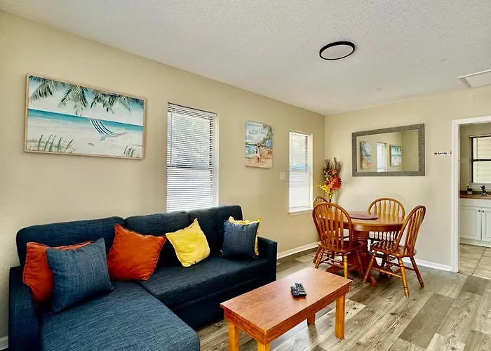 Two Fully Equipped Apartments And A Studio 5 Miles From The Beach