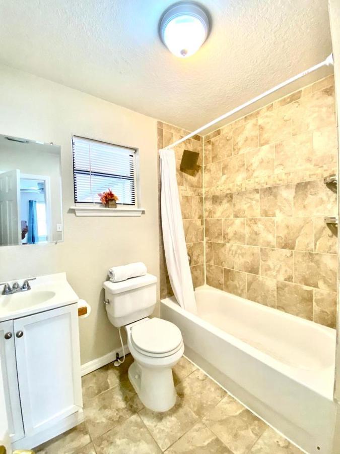 Two Fully Equipped And A 5 Miles From The Apartment *
